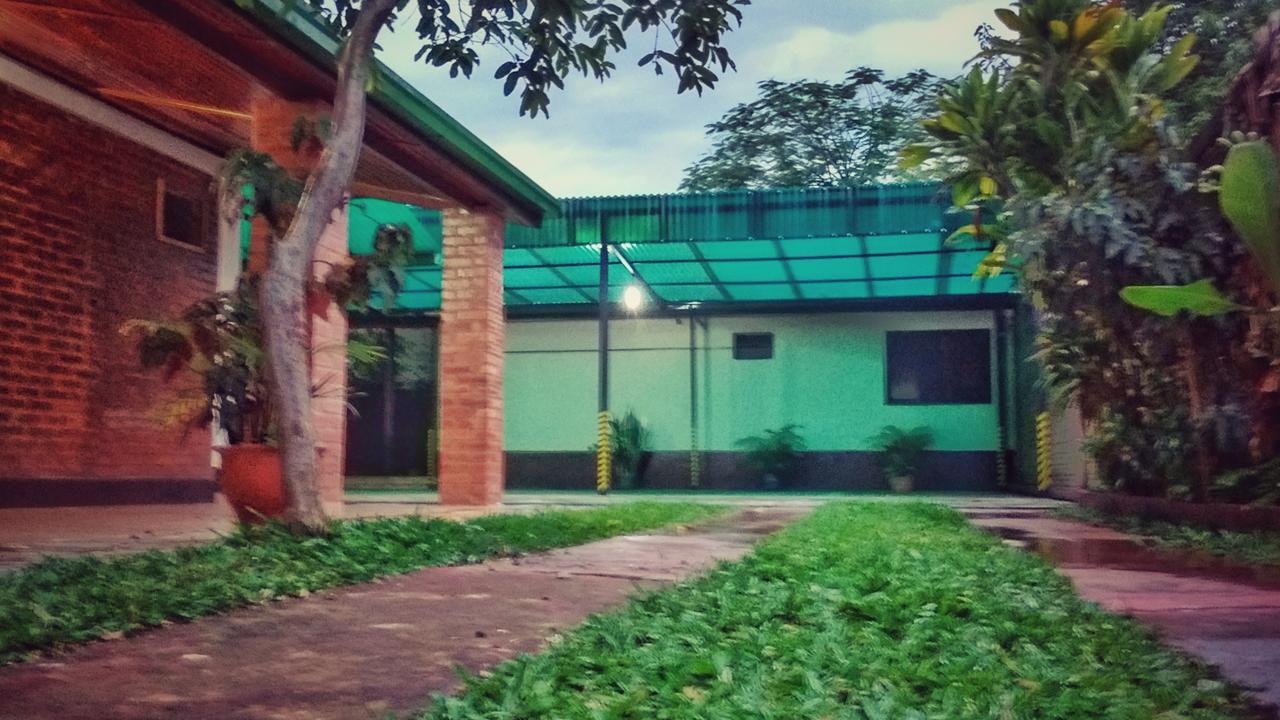 Apart Hotel Las Guayabas ปูแอร์โตอีกวาซู ภายนอก รูปภาพ